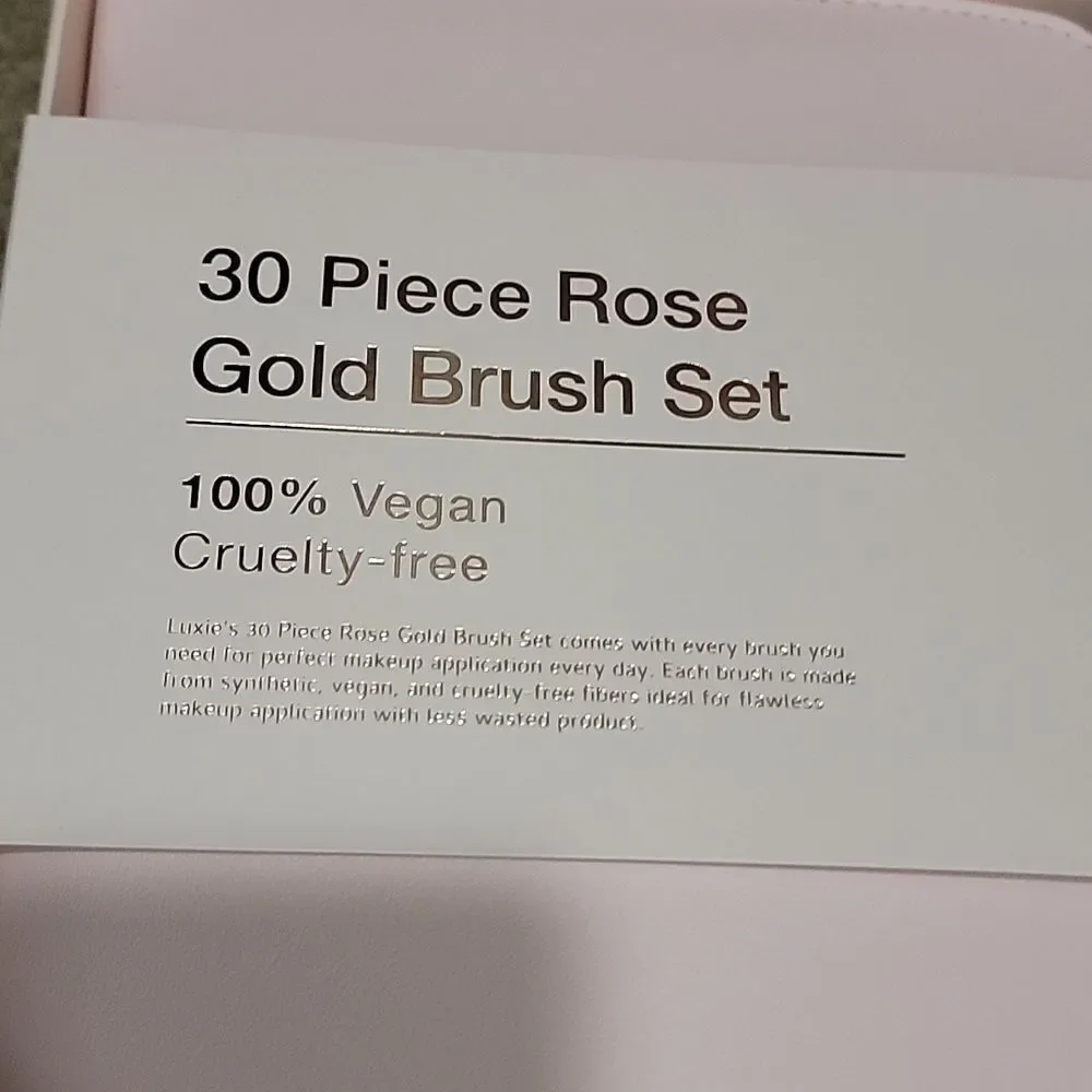 Luxie 30 Piece Rose Gold Make up Brushes